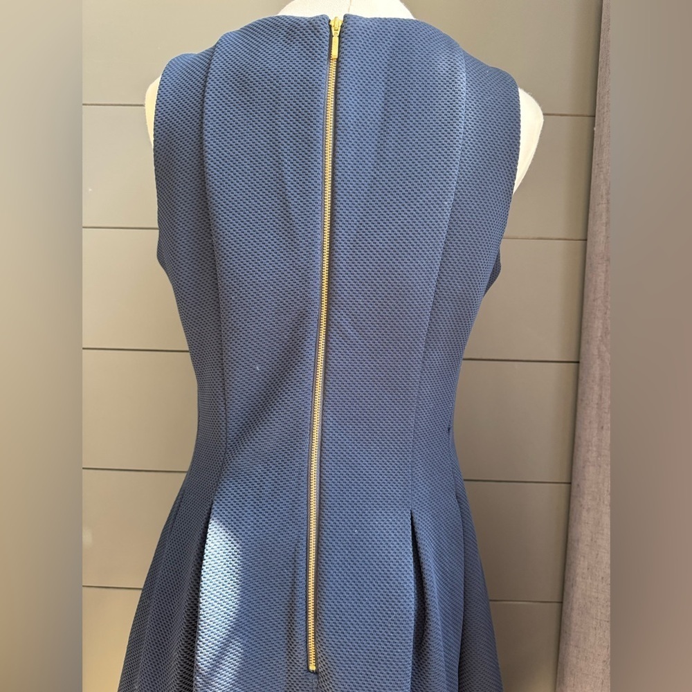 Taylor Navy Blue Midi Sleeveless Dress Size 8 Normcore Classic Office Summer - Picture 6 of 11